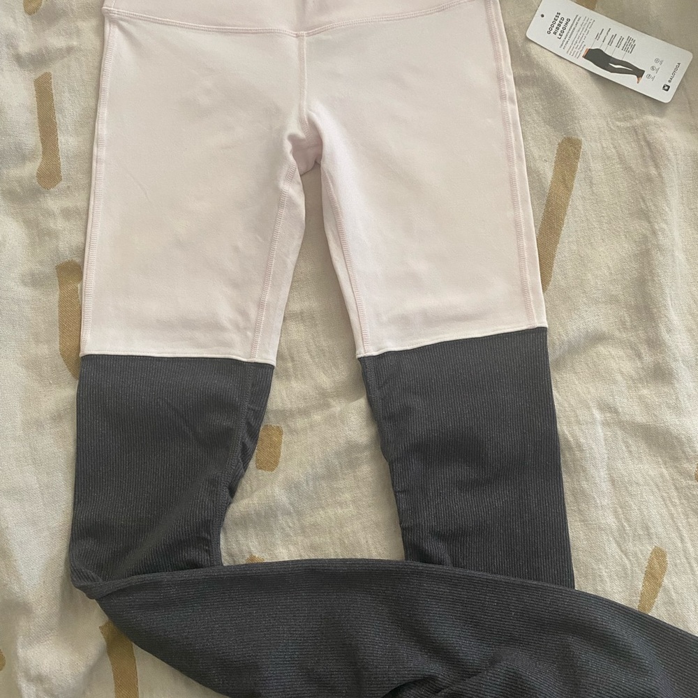 Alo Yoga M pink cloud/stormy heather Leggings NWT